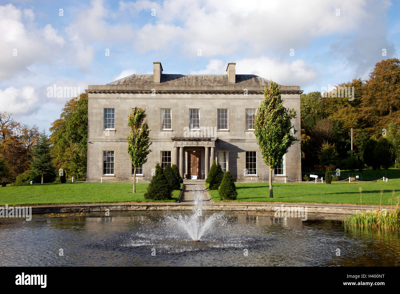 Townley Hall, neo-Grecian maestosa casa costruita nel 1799 da Franscis Johnston per Blaney Townley, Co. Louth, Irlanda Foto Stock