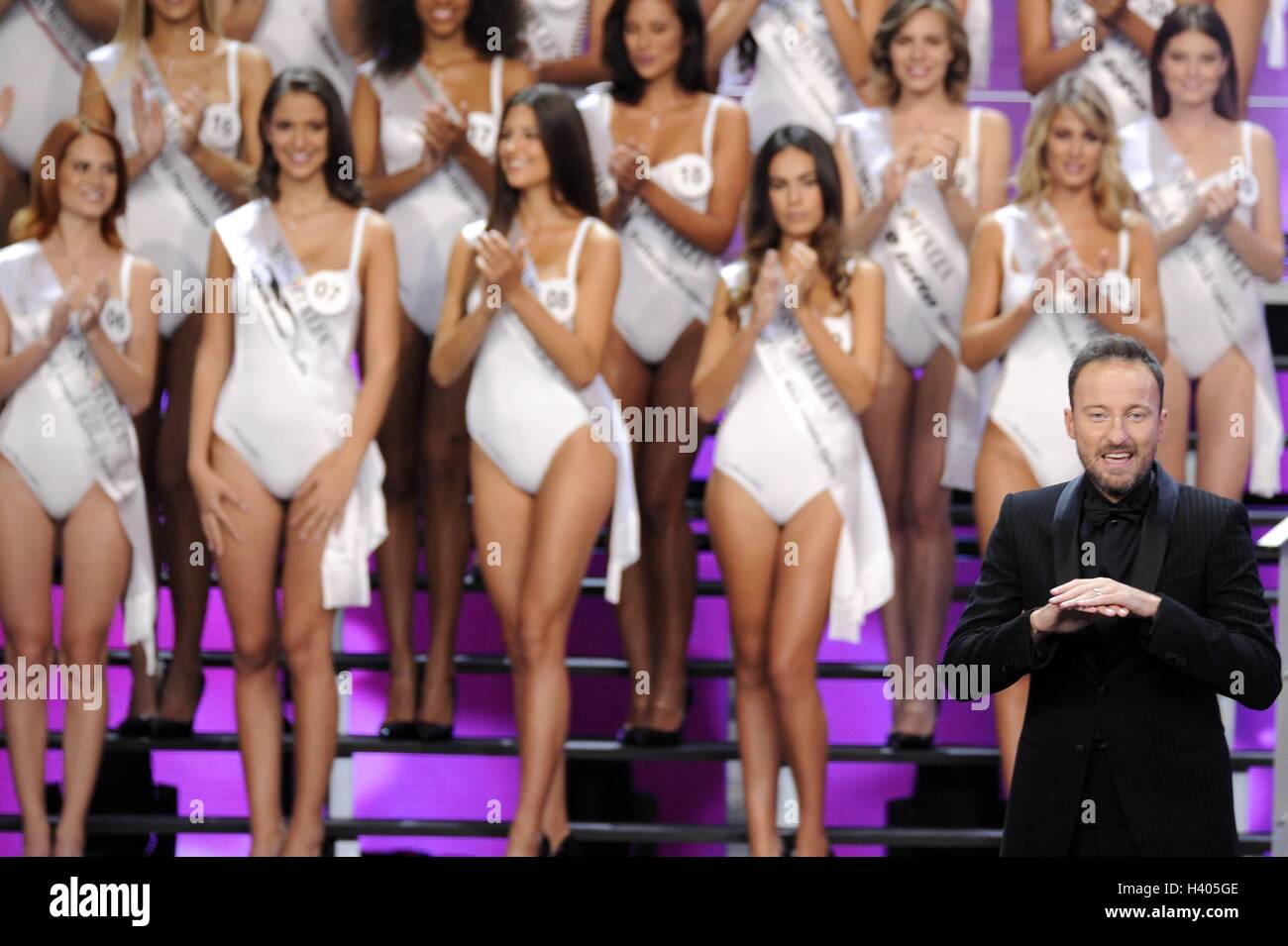 Francesco Fachinetti hosting di Miss Italia 2016 beauty pageant, svoltosi a Jesolo, Venezia, Italia. Dotato di: Francesco Fachinetti dove: Jesolo, Venezia, Italia Quando: 10 set 2016 Credit: IPA/WENN.com * * disponibile solo per la pubblicazione nel Regno Unito, Stati Uniti, Germania, Au Foto Stock