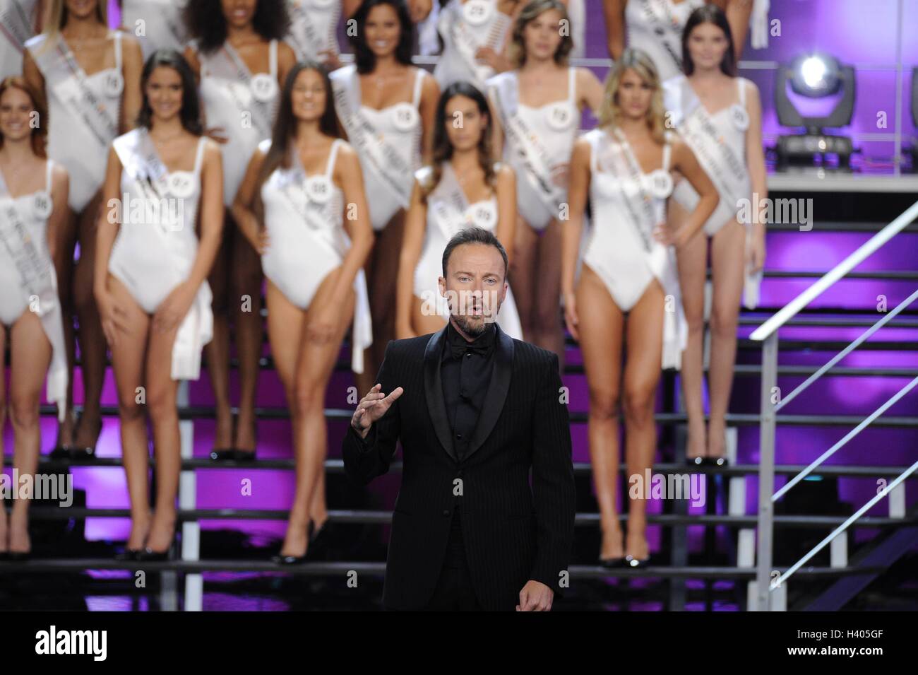 Francesco Fachinetti hosting di Miss Italia 2016 beauty pageant, svoltosi a Jesolo, Venezia, Italia. Dotato di: Francesco Fachinetti dove: Jesolo, Venezia, Italia Quando: 10 set 2016 Credit: IPA/WENN.com * * disponibile solo per la pubblicazione nel Regno Unito, Stati Uniti, Germania, Au Foto Stock