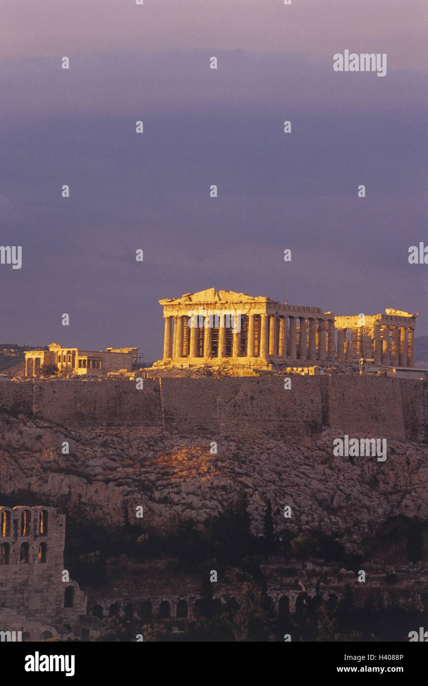 La Grecia, Atene, vista città, l'Acropoli, il Partenone, luce della sera, Europa, Attica, capitale, città, Temple Mountain, tempio, struttura, architettura, landmark, luogo di interesse, monumento nazionale, cultura, sundown Foto Stock