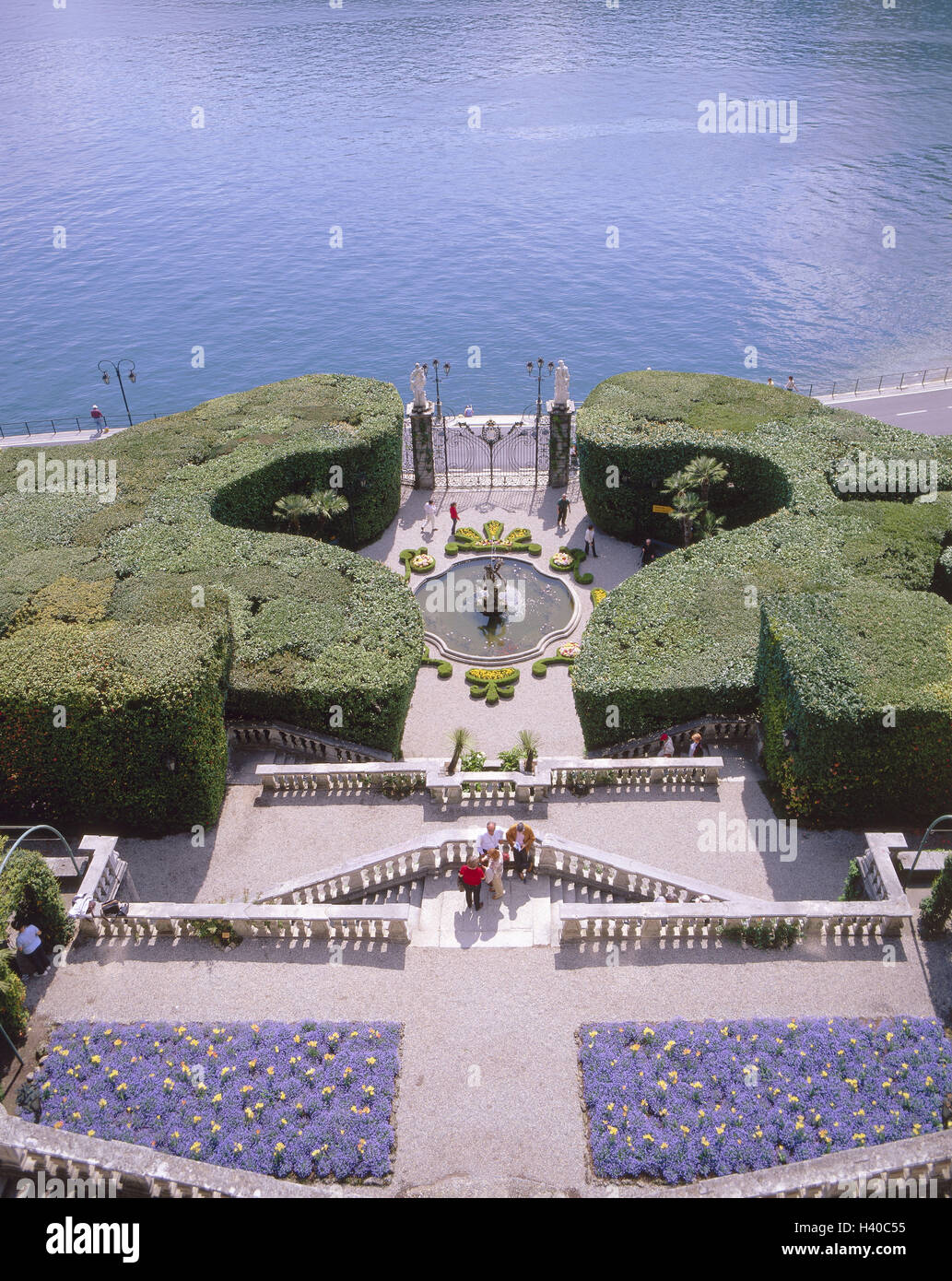 L'Italia, Lombardia, Tremezzo, Villa Carlotta, parco, ben, panoramica, Europa, Nord Italia, il lago di Como Il Lago di Como Tu, parco, giardino, giardino, Fontana, ben figura, obiettivo, visitatore, destinazione destinazione per le vacanze, turismo, estate Foto Stock