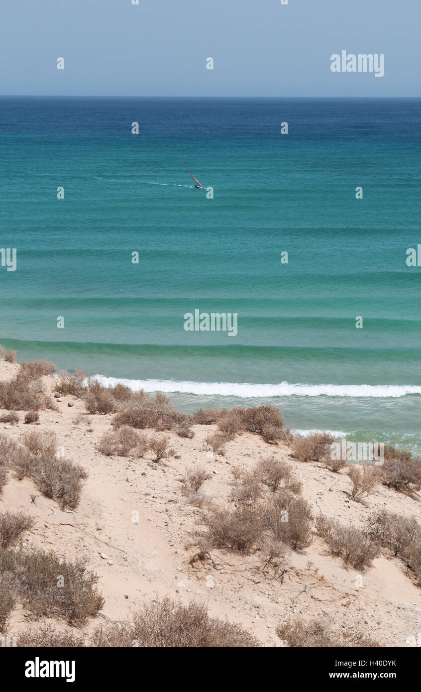 Fuerteventura Isole Canarie, Nord Africa, Spagna: la spiaggia di Playa de Sotavento de Jandía, uno dei più famosi della costa sud-orientale Foto Stock