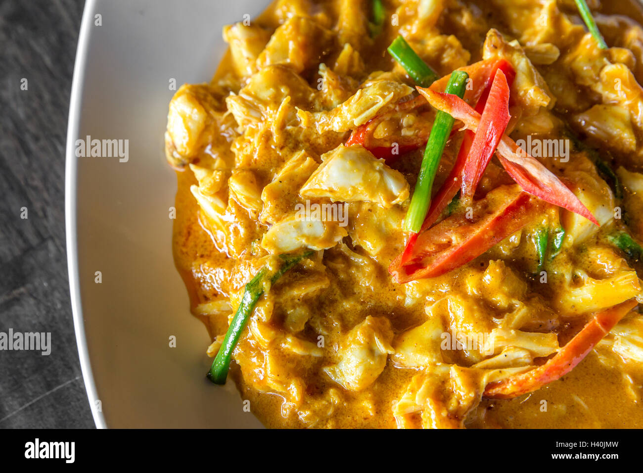 Chili di polpa di granchio fritte con curry in stile Tailandese cibo cucina Foto Stock