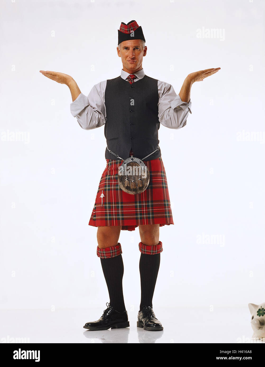 Uomo in kilt immagini e fotografie stock ad alta risoluzione Alamy