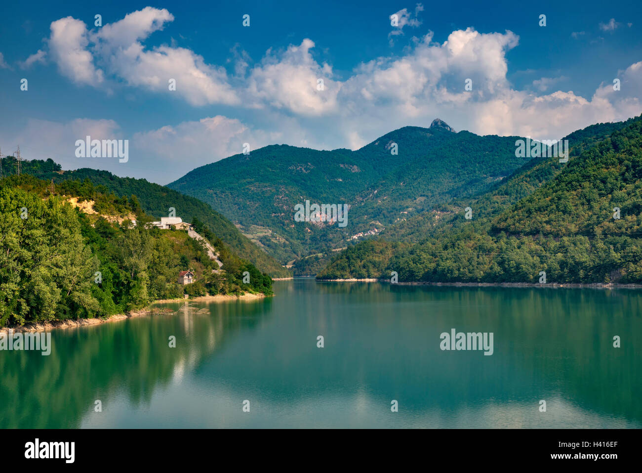 Grabovica lago, lago artificiale nella Neretva River Canyon, Cvrsnica massiccio, Alpi Dinariche, Bosnia Erzegovina Foto Stock