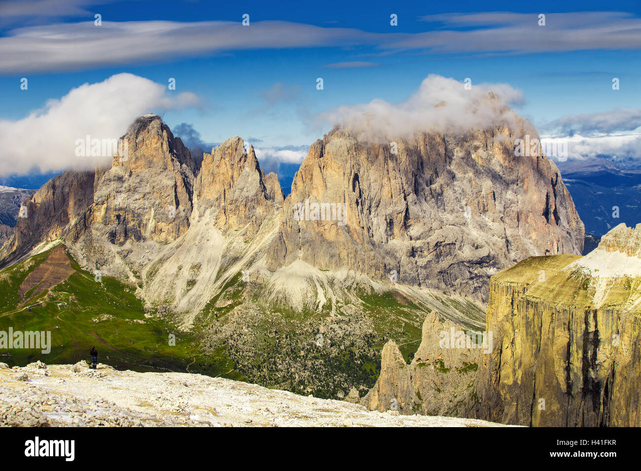 Vista di punta Grohmann, Cinquue Dita, Sasso Lungo, Piz Ciavaces dal Sass Pordoi, Dolomiti, Italia, Europa Foto Stock