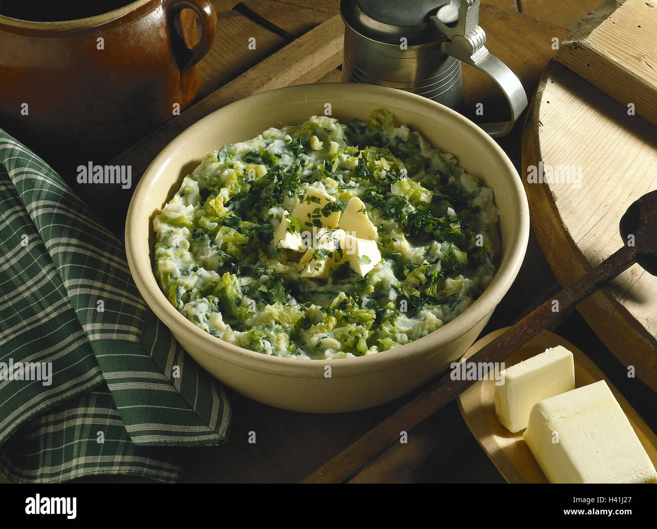 Ciotola, cavolo verza patate, burro, Irlanda, cibo, piatto di patate, stufato, senza carne, vegetariana, la nutrizione sana, still life Foto Stock