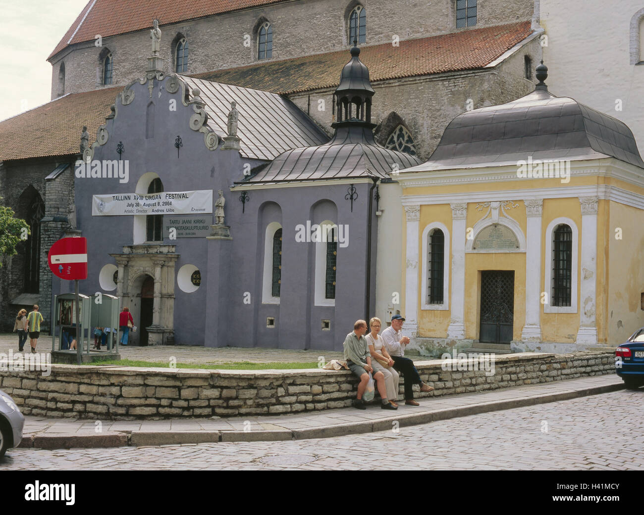 La Repubblica dell'Estonia, Tallinn, Città Vecchia, Nikolaikirche, passante, nessun modello di rilascio Eurasia, Europa Nordosteuropa, stati baltici e gli Stati baltici, Eesti Vabariik, Reval, Tallinn, capitale, untertown, Vanalinn, UNESCO-patrimonio culturale mondiale, chiesa, Nig Foto Stock
