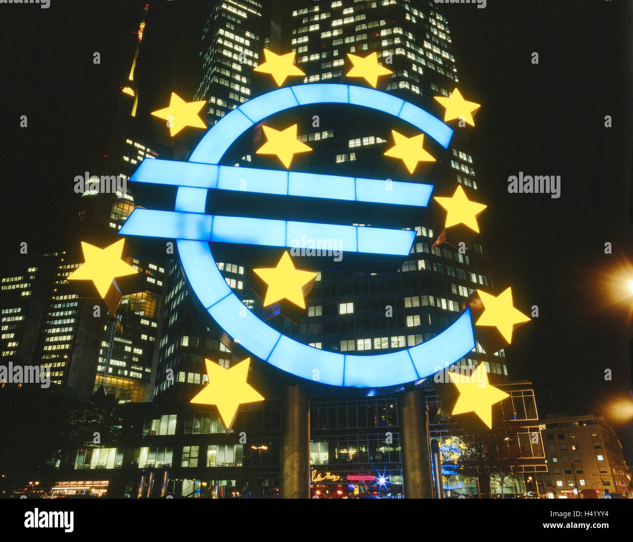 Assia, Francoforte, la principale banca, eurotower, eurocharacter, illuminateds, notte, Europa, città, centro città, quarta banca, Banca centrale europea, "euro-Banca", BfG Bank per l'economia sociale, Banca centrale europea BCE BCE, architetto Richard Heil Foto Stock