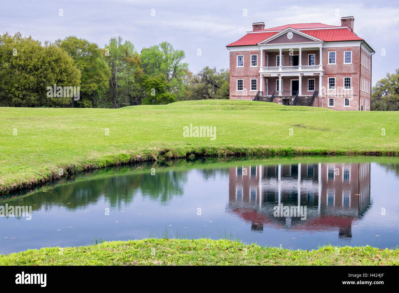 Drayton Hall in riflessione,Charleston, Carolina del Sud Foto Stock