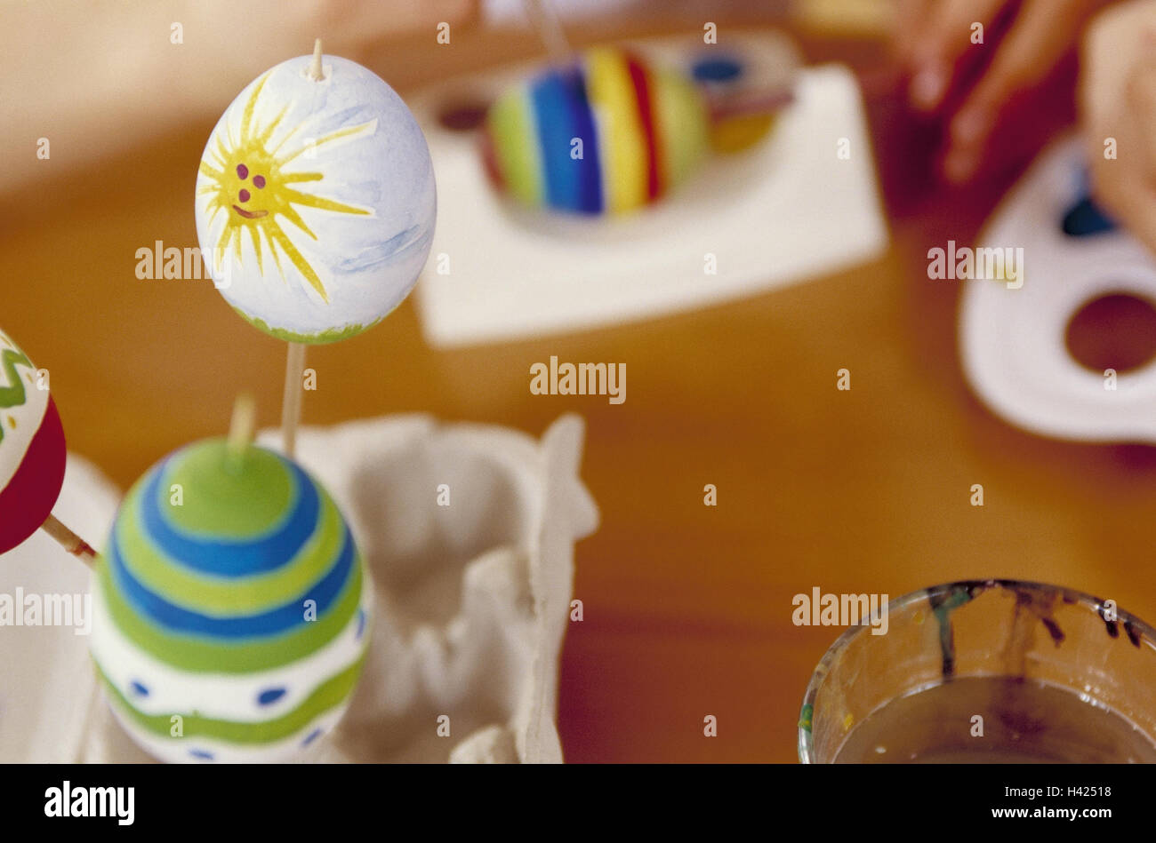 Pasqua, uova, vernici, secco tempo di Pasqua, fare, Bastelei, uova di Pasqua, vernice, decorare, decorazione, tradizione, tradizioni, still life, la fotografia del prodotto Foto Stock