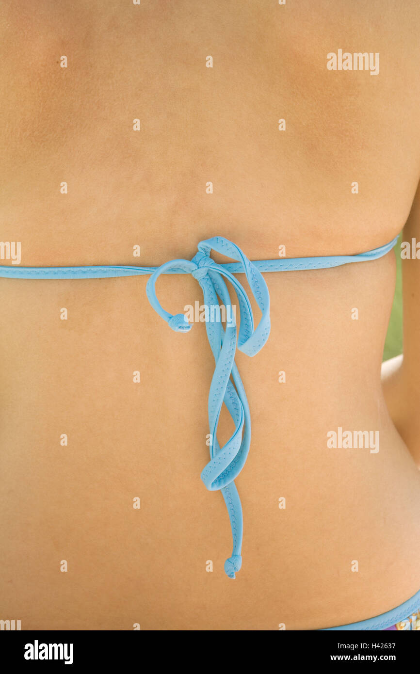 Donna, giovane bikini, back parere,, dettaglio dorsi, otturatore, banda, prua, concetto, vacanza, vacanze estive, bagno vacanza, bagno moda, abbigliamento da bagno, bikini top, top, prendere il sole, tintarella, Foto Stock