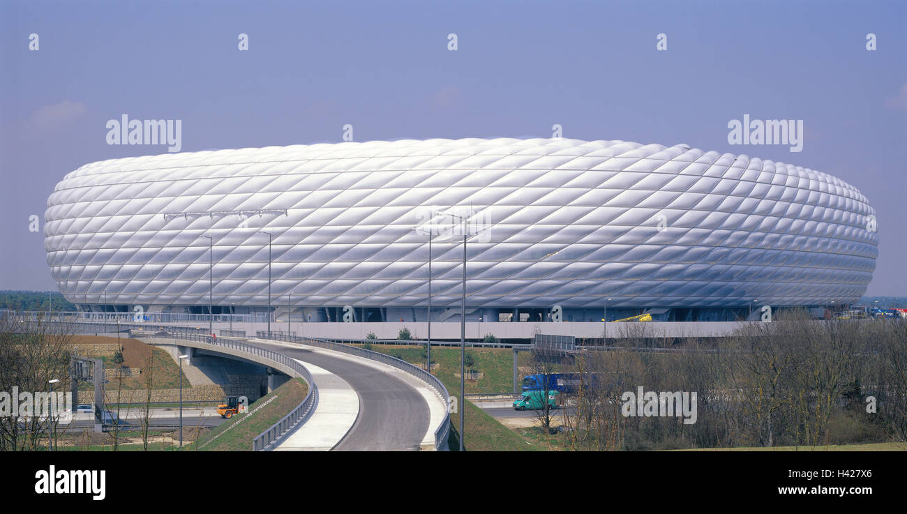 In Germania, in Baviera, München-Fröttmaning, Fußballstadion, Alliance arena, alcuna proprietà di rilascio, Europa, Baviera, stadio stadio sportivo, alliance arena, calcio, sport arena football arena, costruito 2002-2005, club di calcio, FC Bavaria Monaco di Baviera, TSV 1860, degli architetti di Covertex duca e de Meuron, facciata esterna, Busta, ETFE foil cuscini, rombiche, transluzent, al di fuori del coperchio, coperchio di costruzione, costruzione, architettura moderna e innovativa, drive esterno Foto Stock