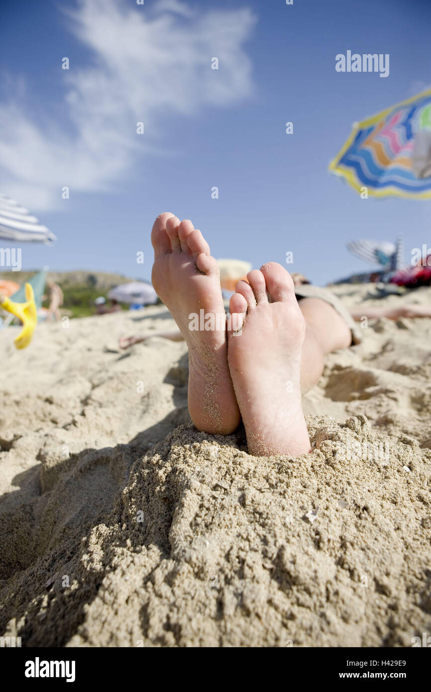 Sdraiato, spiaggia, persona, piedi, dettaglio, Sandy, Foto Stock