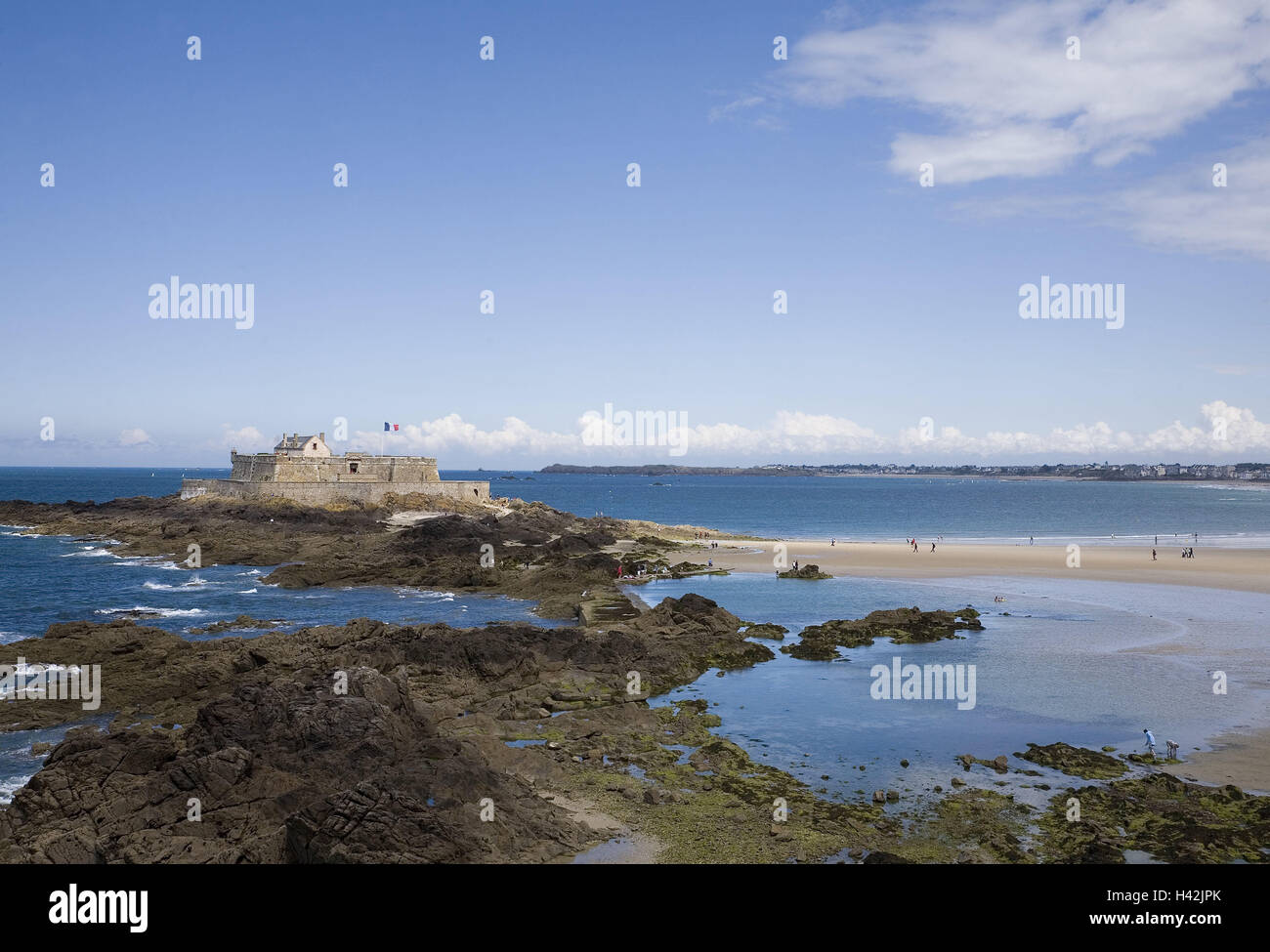 Francia Bretagna, Saint Malo, Ile è Grand Bé, città, il mare, l'Atlantic Coast, spiaggia, rock, isola, piccole, edificio bay, luogo di interesse, destinazione Foto Stock