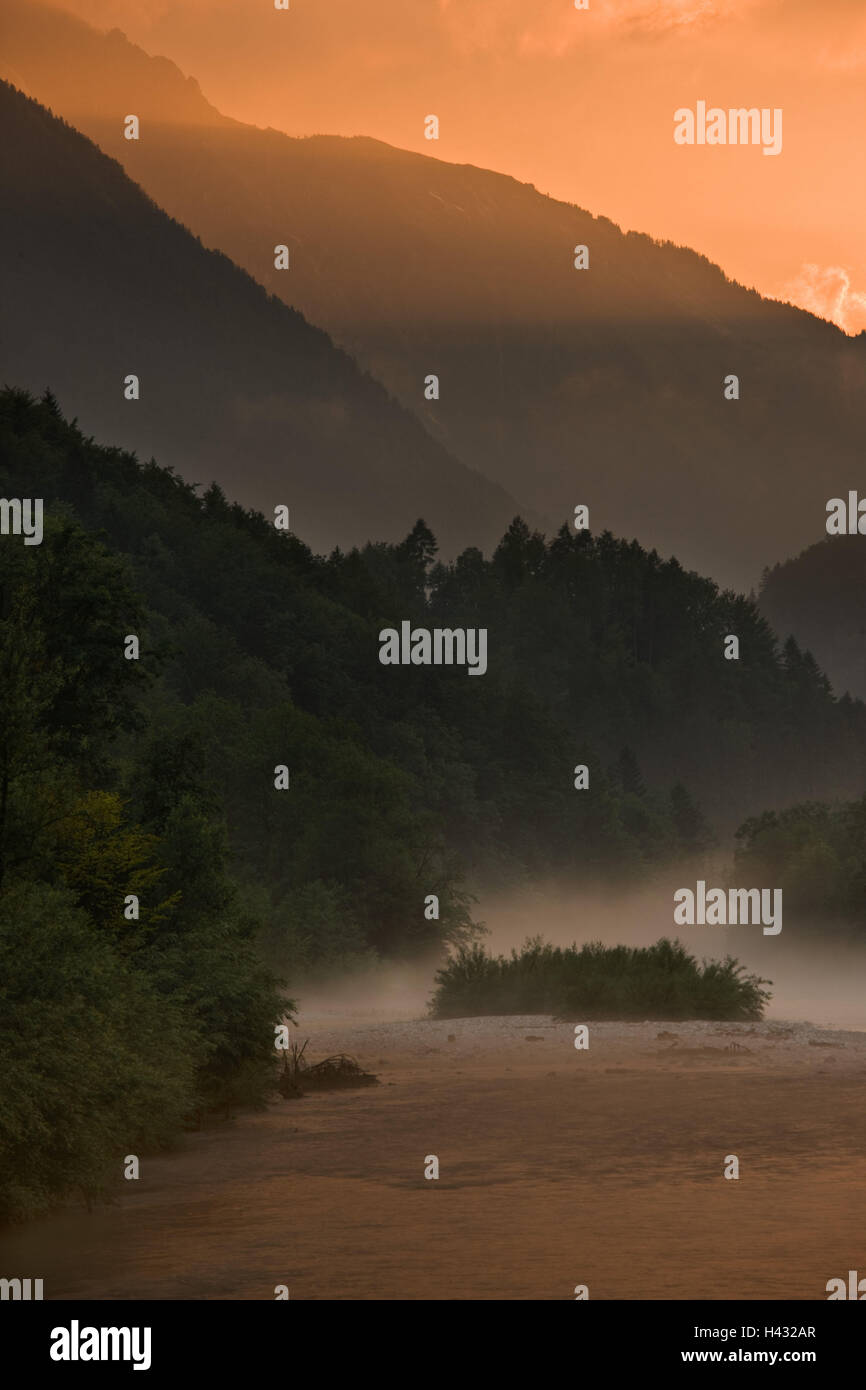 Austria, Salisburgo, Fiume Lammer nella luce della sera Foto Stock