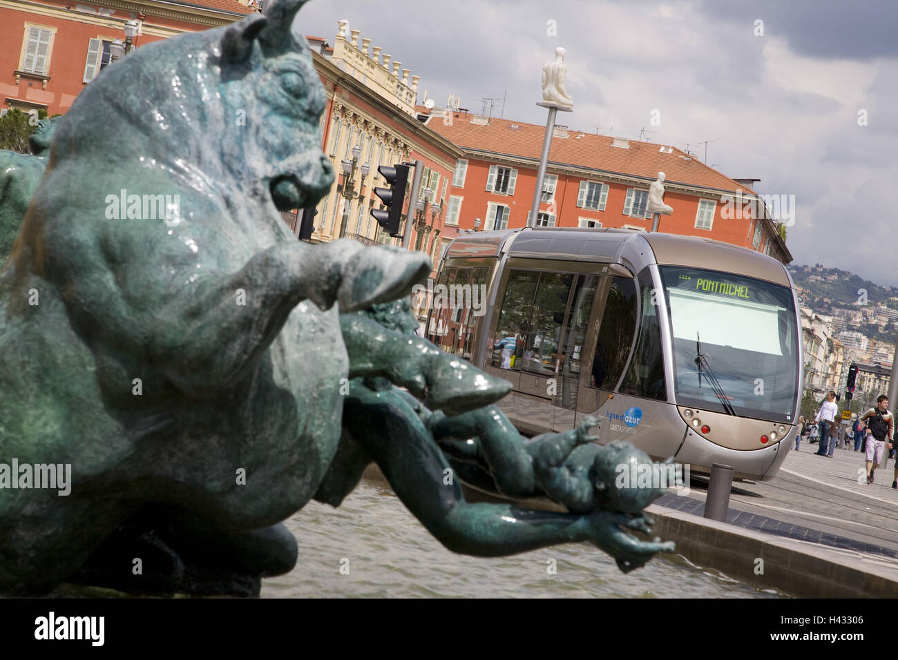 Francia Provenza Costa Azzurra Nizza, Place Massena, ben, Streetcar linea T1, Foto Stock