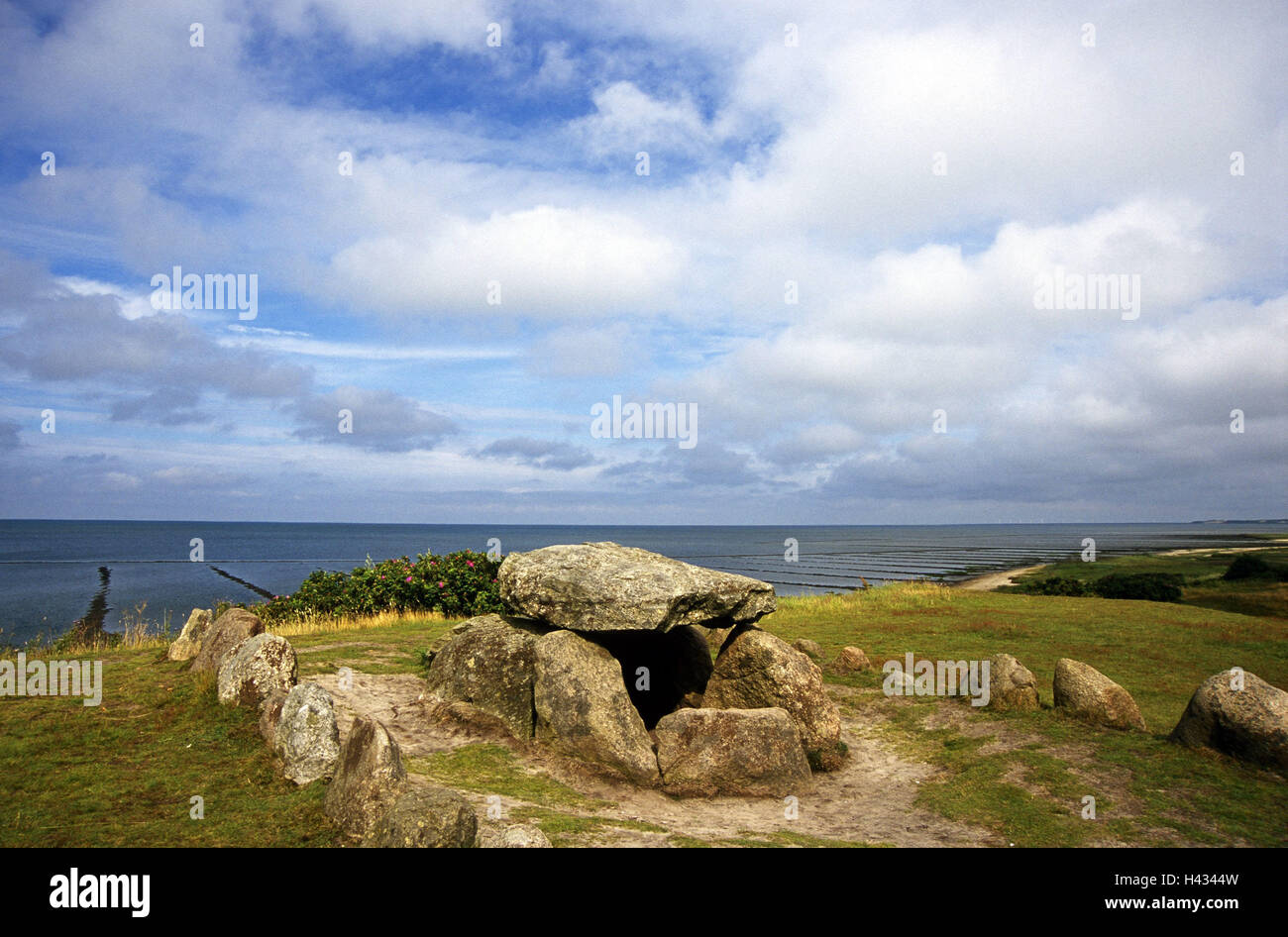 Germania Sylt, Keitum, tomba di pietra, Harhoog, Germania del Nord, isola del Mare del nord, nord paese fregio, SCHLESWIG-HOLSTEIN, regione costiera, costa, watt pagina, periodo neolitico, tomba megalitica, cultura, tomba, tomba, dolmen, rettangolo dolmen, camera di sepoltura, destinazione, il turismo, l'isola del Mare del Nord Mare del Nord Foto Stock