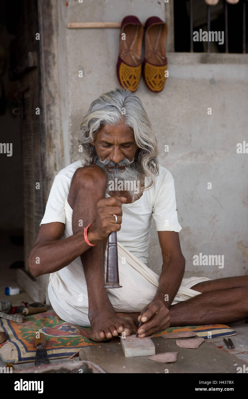 India Rajasthan, Luni, Schuster, pelle, punzonatura, nessun modello di rilascio, Foto Stock