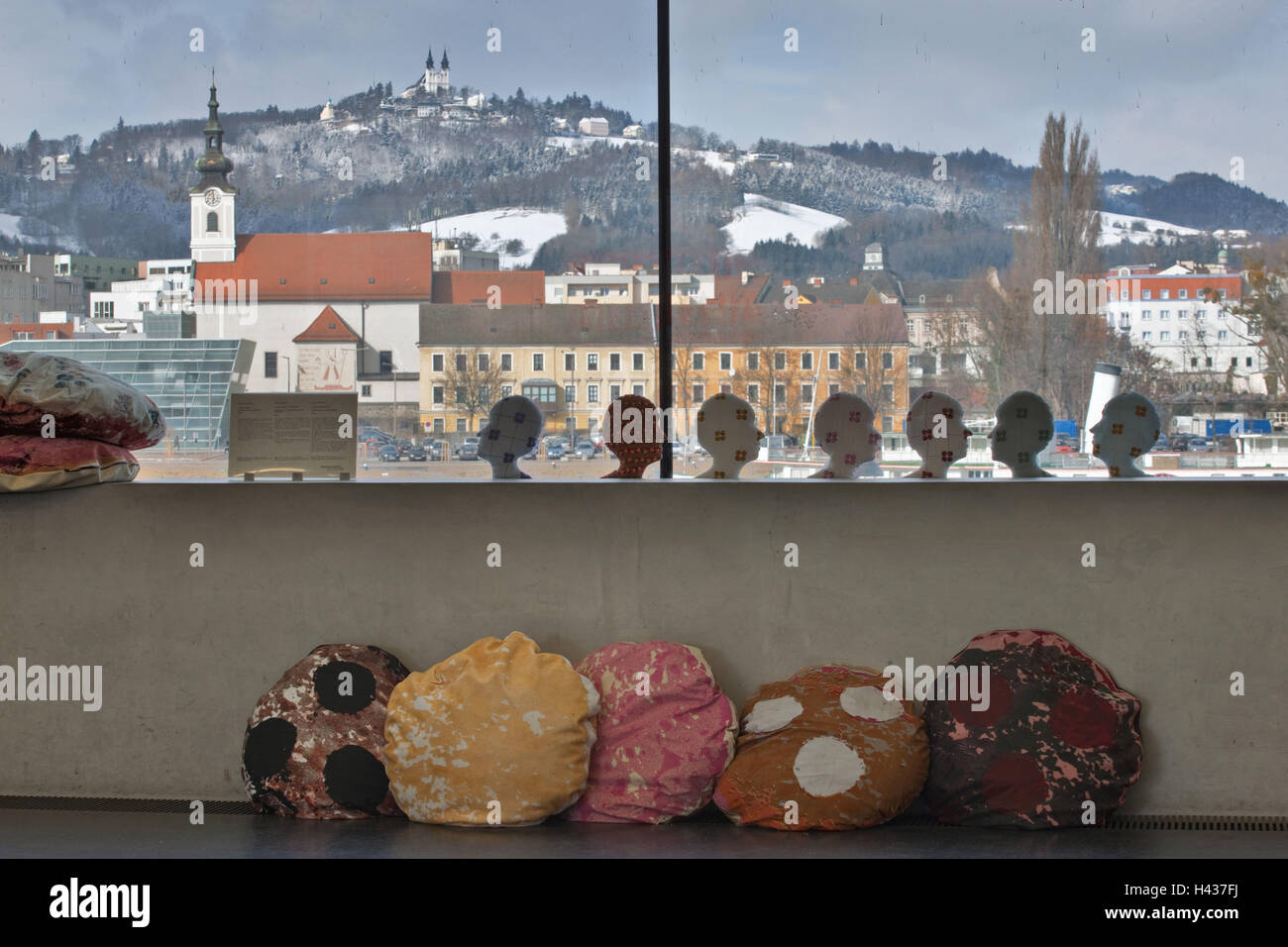Austria, Austria superiore, Linz, Museo Lentos, finestra frontale, vista città, inverno, Foto Stock