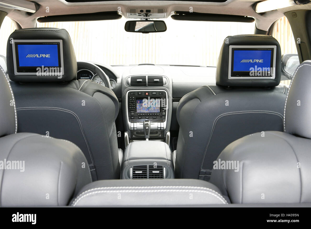 Auto di lusso, Porsche Cayenne, massa, interno, veicolo, auto, accessori  interni, interni in pelle, accessori interni, nobilmente, esclusivamente,  costoso, lusso, automobilismo, car design, al monitor, TV, indotti Foto  stock - Alamy