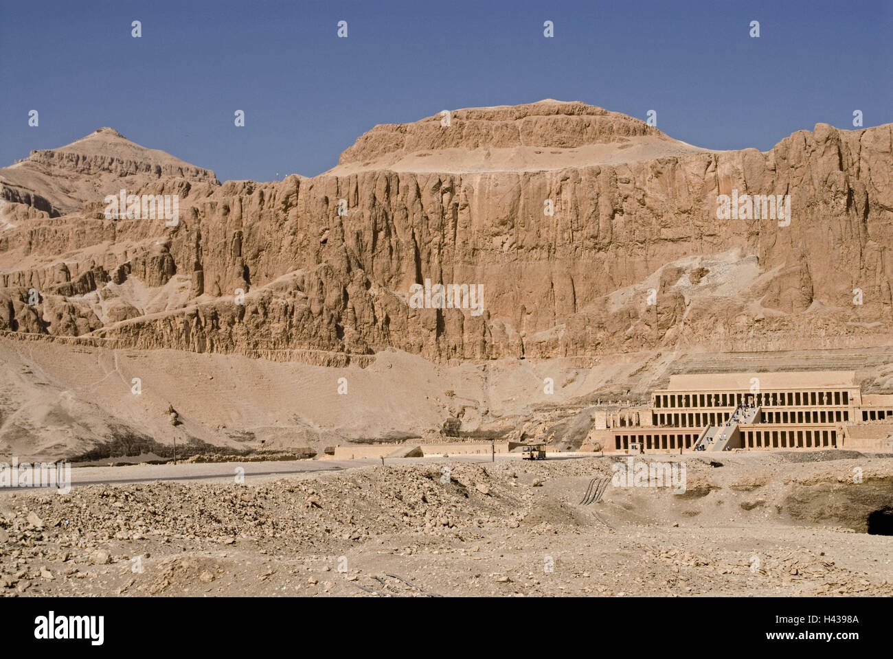 Egitto Luxor, la Valle dei Re, Deir el-Bahri, il tempio di Hatshepsut, Alto Egitto, Tebe, montagne, terrazza tempio funerario, il tempio di Hatshepsut il tempio monumentale struttura, la struttura, il luogo di interesse, arte, cultura, destinazione di viaggio culturale, turismo, archeologia, architettura, antichità, storicamente, Foto Stock