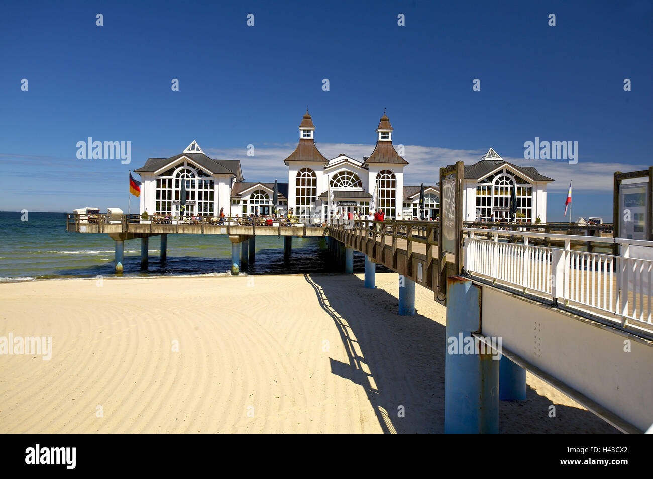 Germania, Meclemburgo-Pomerania occidentale, il Mar Baltico, isola di Rügen, bagno Baltico Sellin, spiaggia, mare bridge, turistico, nessun modello di rilascio, Foto Stock Germania, Meclemburgo-Pomerania occidentale, il Mar Baltico, isola di Rügen, bagno Baltico Sellin, spiaggia, mare bridge, turistico, nessun modello di rilascio, Foto Stock