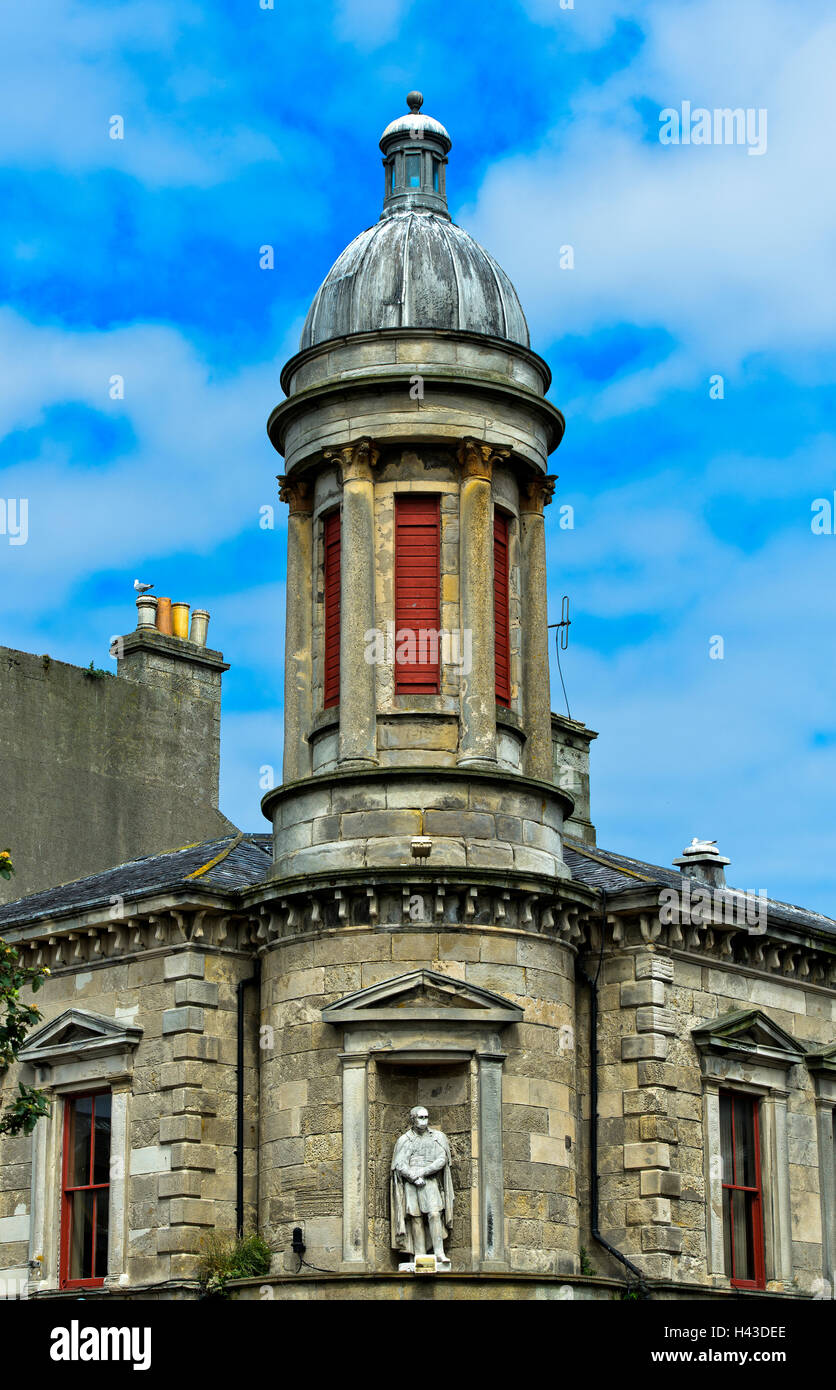 Camere di consiglio con la scultura del Signore Saltoun, Fraserburgh, Scozia, Gran Bretagna Foto Stock