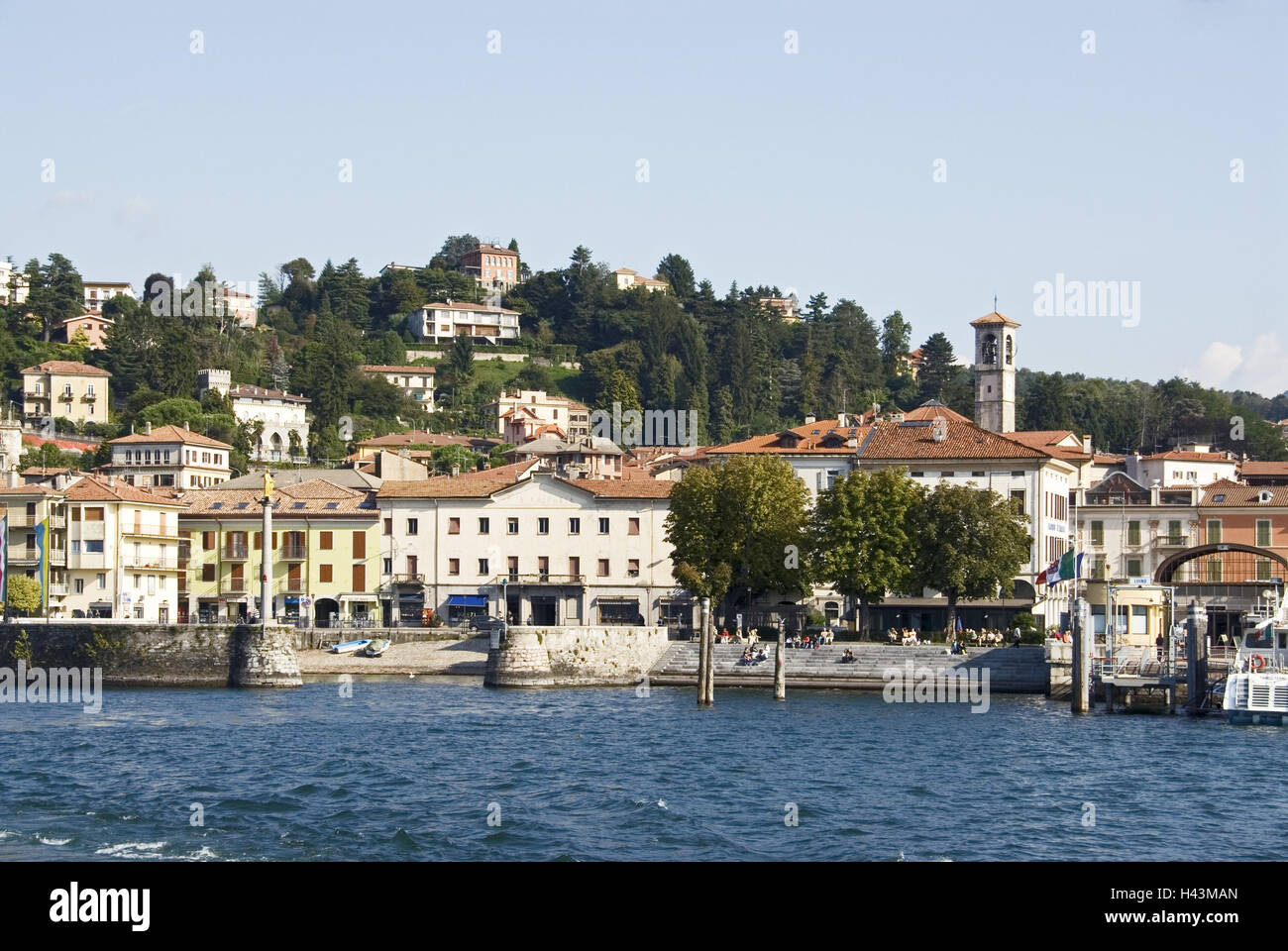 L'Italia, Nord Italia, Lago Maggiore, Lago, Luino, vista locale, la chiesa di San Pietro Foto Stock
