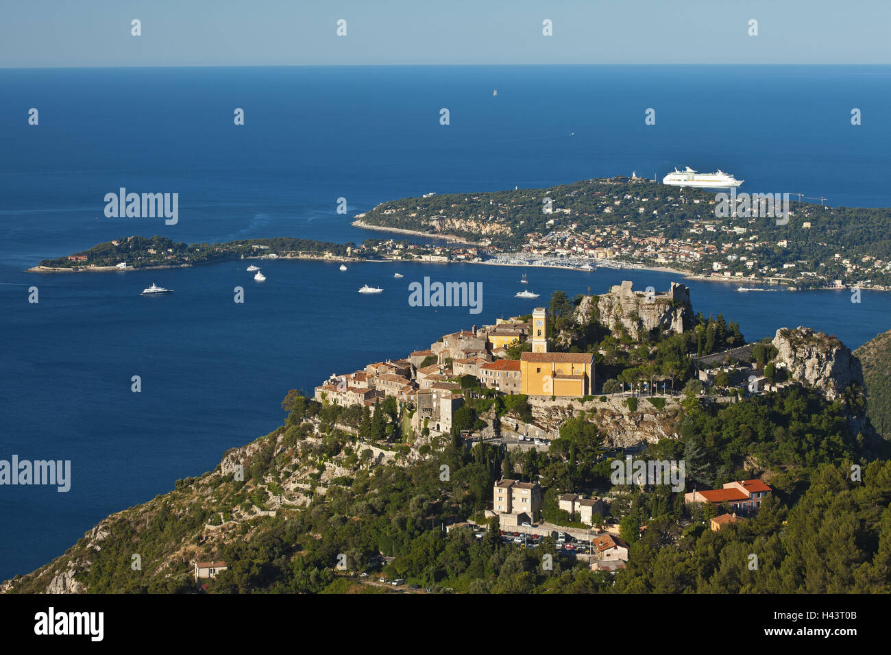 L'Europa, il sud della Francia, Cote d'Azur, Eze, Cap Ferrat, Bay, la nave di crociera, yacht di lusso, Foto Stock