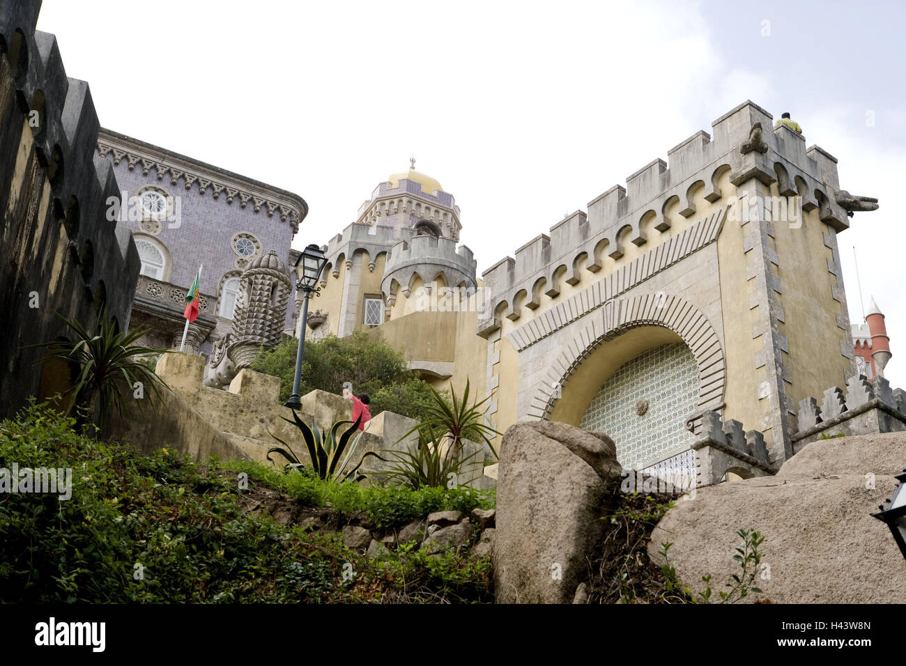 Il Portogallo, Sintra Palacio Nacional vi Peña, castello delle favole, esterno, park, parco, serratura, palace, castello fortezza, edificio, struttura, attrazione, luogo di interesse, architettura, landmark, stili architettonici, passate, deserte, Foto Stock