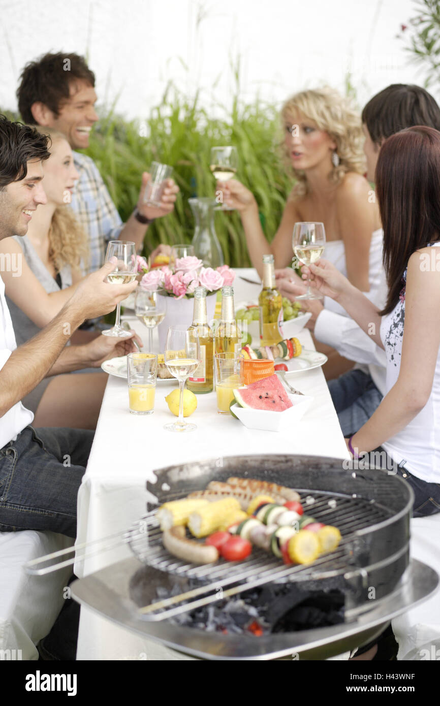 Grill, gruppo, tabella, mangiare, bere, Foto Stock