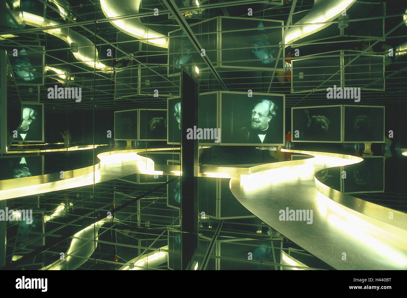 Germania Berlino, Sony center film house, interior shot, edificio, film museum, icona, cinema, intrattenimento, tempo libero, museo, cultura, storia, all'interno, per monitorare, architettura moderna e deserte, Foto Stock