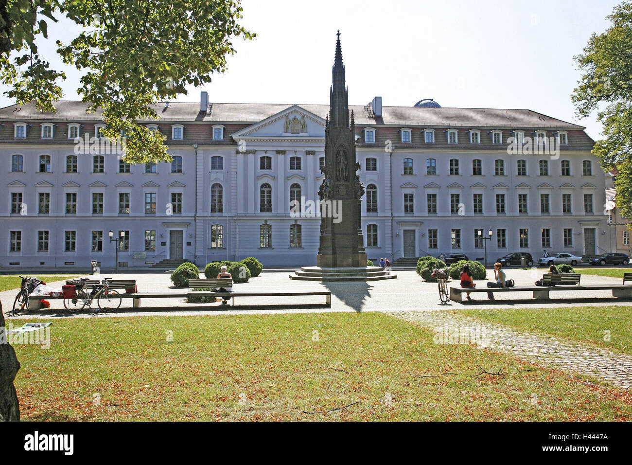 Germania, Meclemburgo-Pomerania occidentale, Greifswald, Ernst-Moritz-Arndt-Universität, edificio principale, un monumento storico, città anseatica, Centro citta', edificio, spazio Rubenow, architettura barocca, edificio principale, all'esterno, persone, nessun modello di rilascio, Foto Stock