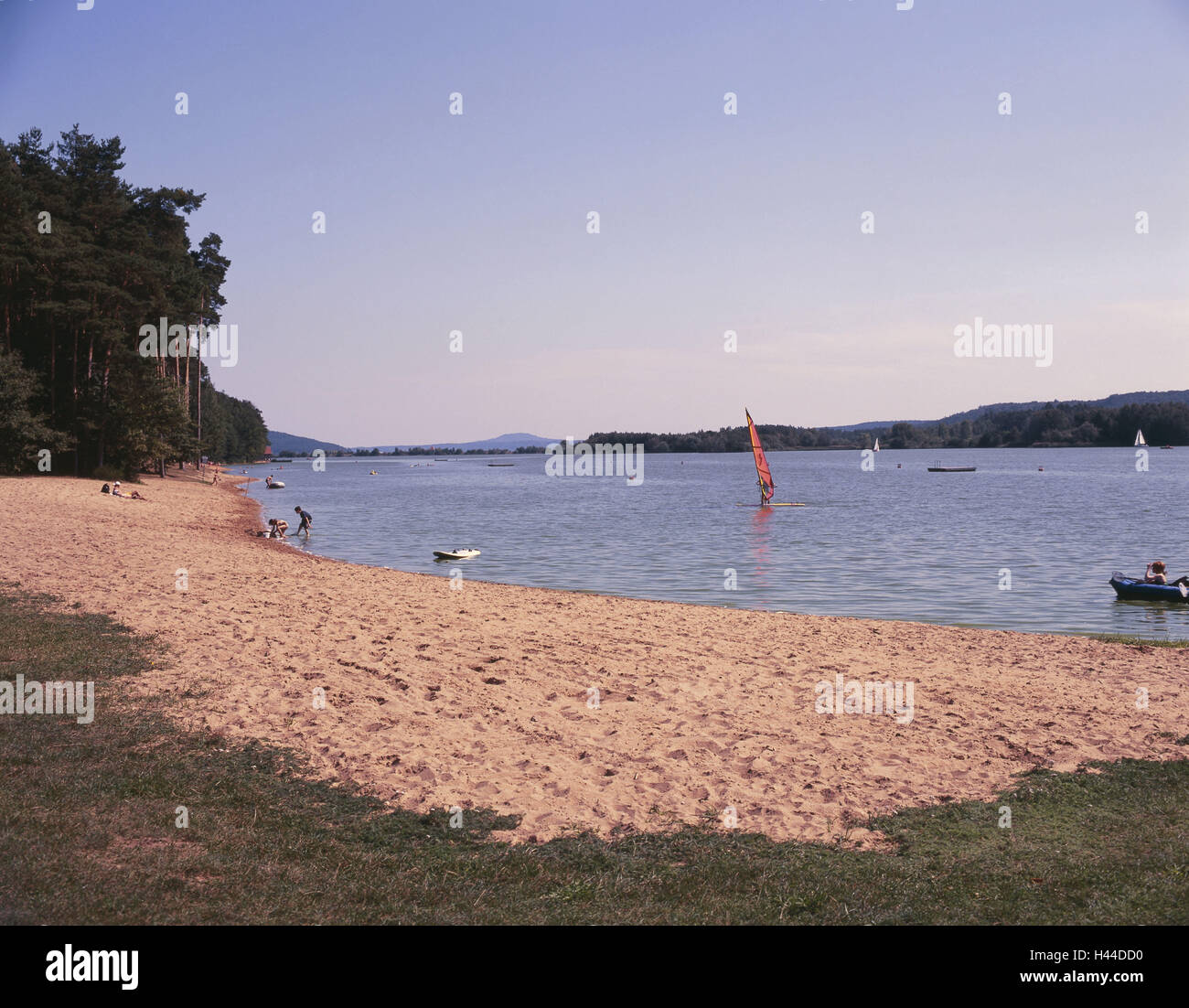 Germania, Franconia, montagna Abs, bromo brook lago, spiaggia, Baviera, Franconia centrale, lago, bagno lago, spiaggia, pulito, bagnanti, ricreazione, riposo, destinazione, turismo, vasca mezza isola, Foto Stock