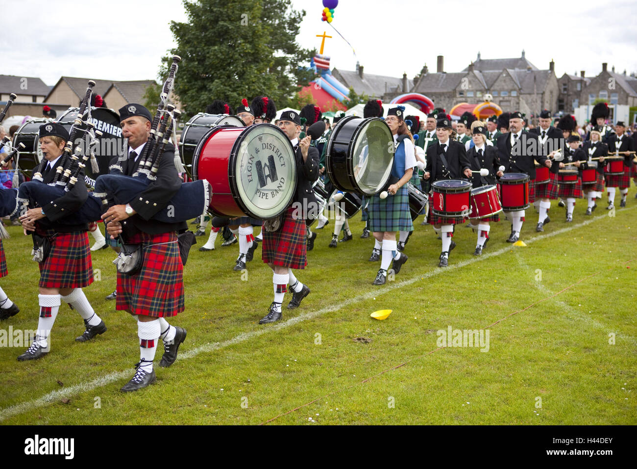 Gran Bretagna, Scozia, murene, Speyside, Dufftown, Giochi delle Highland, tradizionali giochi delle Highland, Bagpipers, tamburi e tubi, cornamuse giocatori, Foto Stock