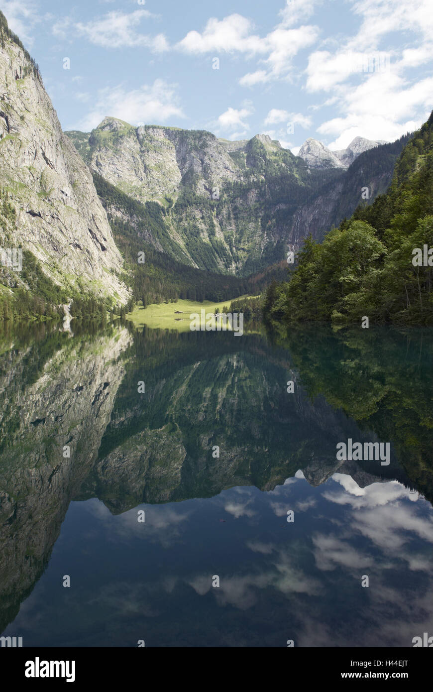 Lago, montagne, rive, alp, acqua, mirroring, cielo, nuvole, in Germania, in Baviera, Baviera, Berchtesgaden, il Königssee, lago superiore, Foto Stock