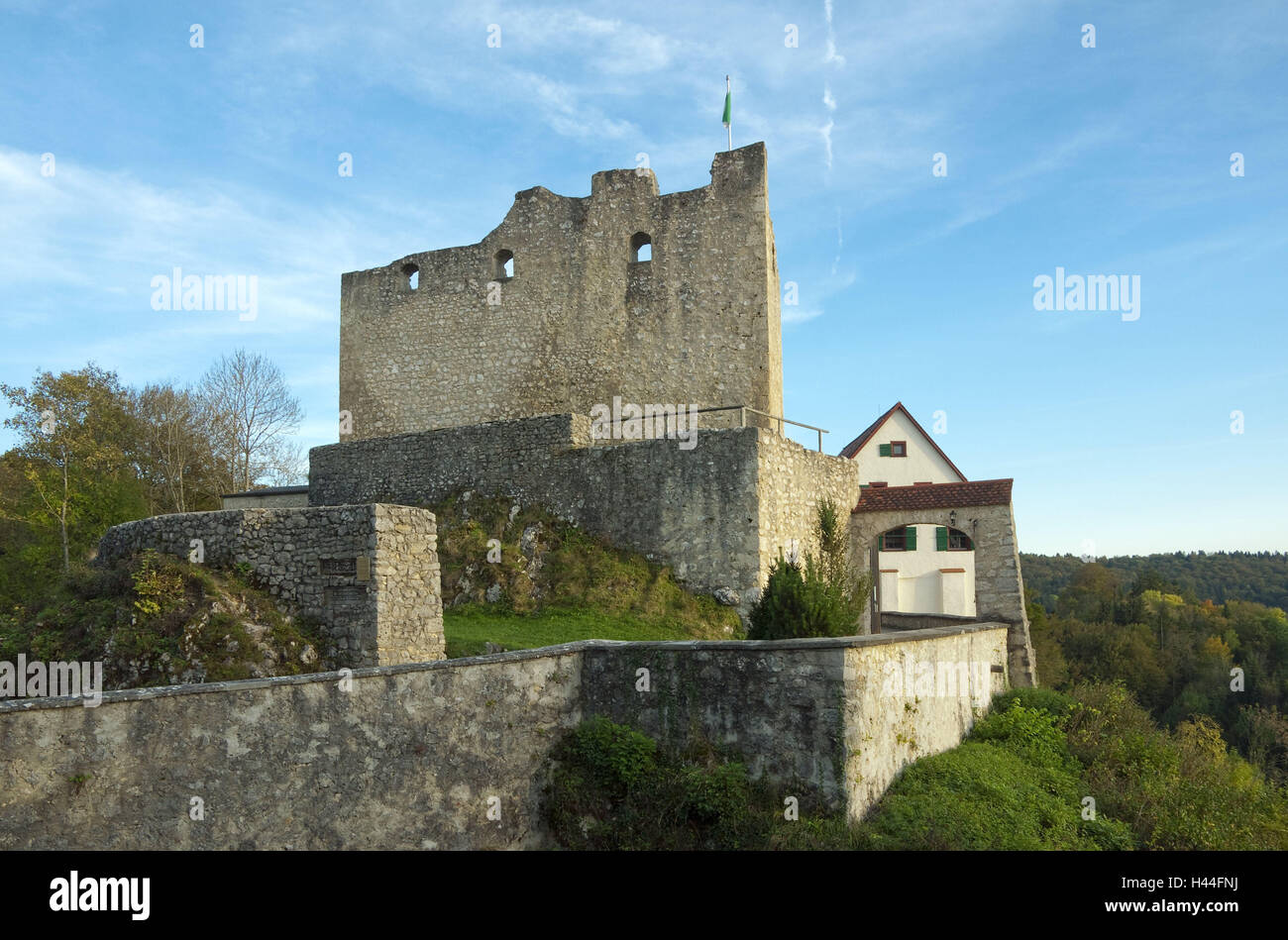 Germania, Baden-Württemberg, Hayingen, parte storico villaggio di monete, castello Derneck, casa residenziale, casa, costruendo, castello rovina, castello, segno difensivo del castello di parete, struttura, architettura, luogo di interesse, destinazione, turismo, area della biosfera, forte della valle Foto Stock