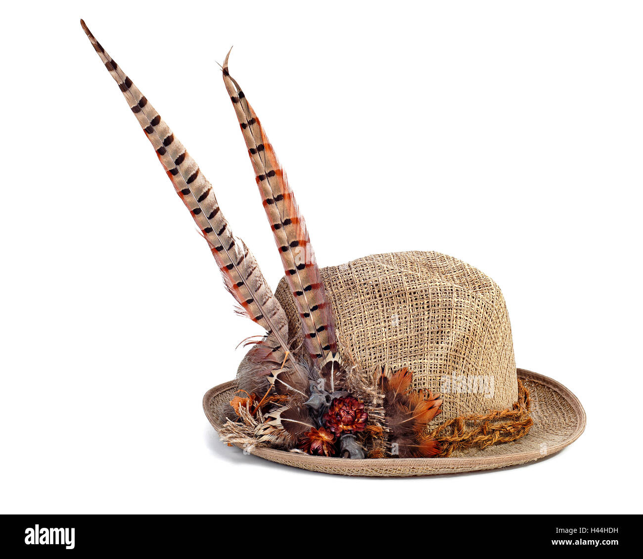 La caccia con cappello di Piume fagiano isolati su sfondo bianco. Foto Stock