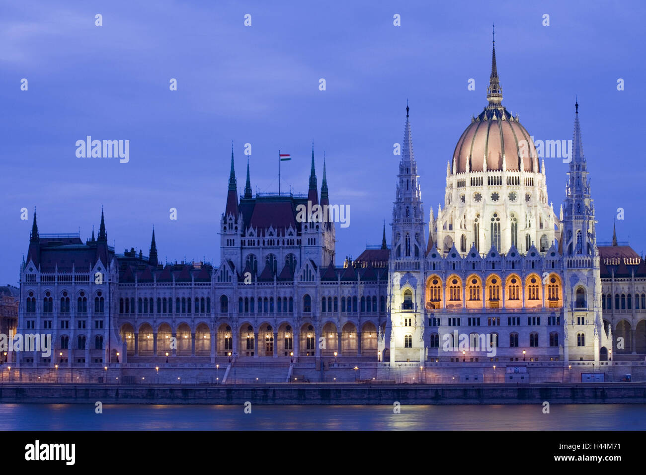 Ungheria, Budapest, parlamento, illuminazione, sera, Foto Stock