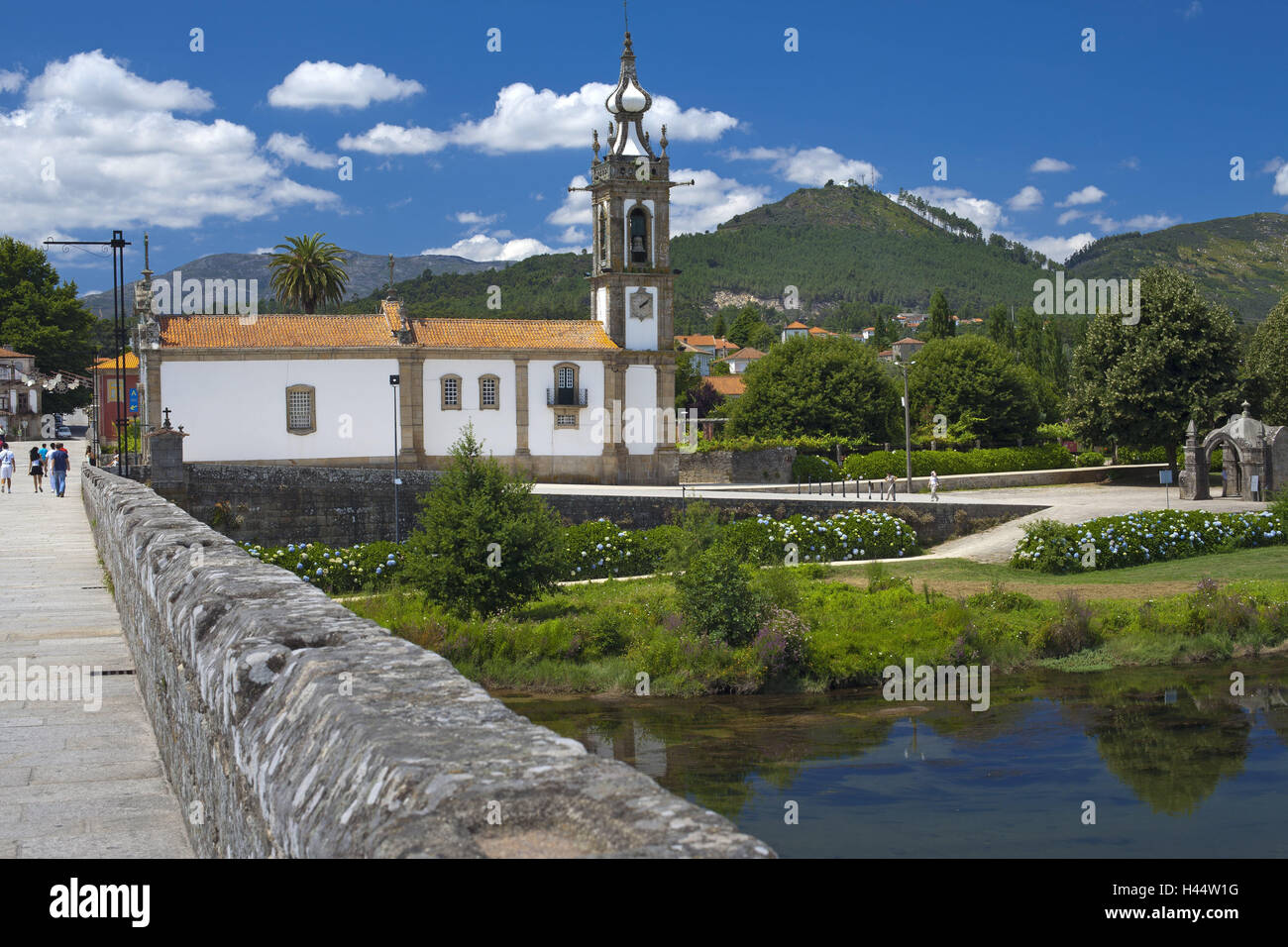 Il Portogallo, Ponte de Lima, Città Vecchia, Romana del ponte, sul fiume Lima, chiesa di Santo Antonio, Foto Stock Il Portogallo, Ponte de Lima, Città Vecchia, Romana del ponte, sul fiume Lima, chiesa di Santo Antonio, Foto Stock