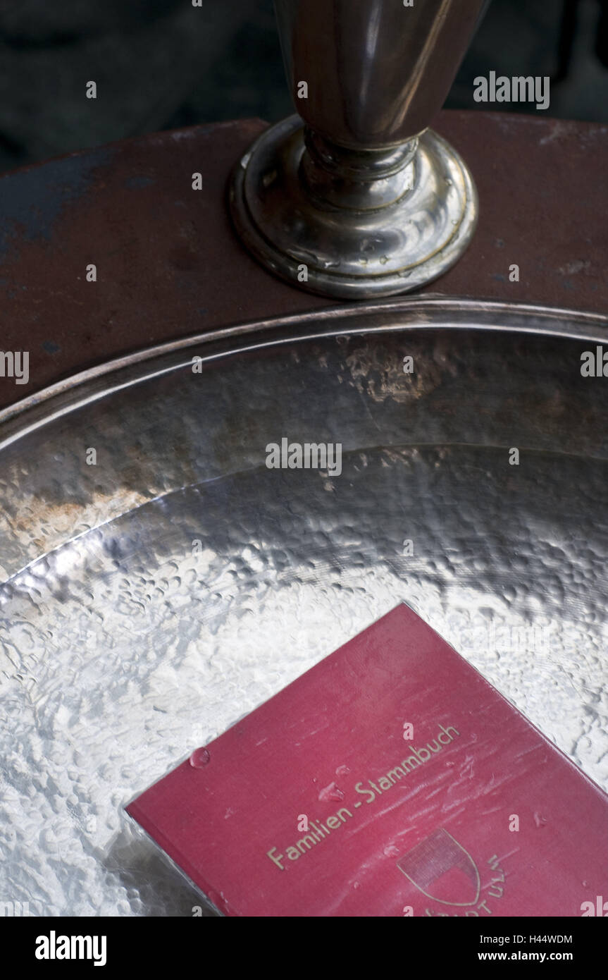 Registro di famiglia, fonte battesimale, Foto Stock