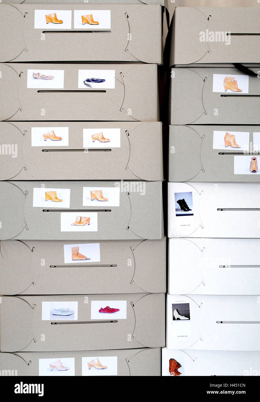 Le scatole di scarpe, impilati, Foto Stock