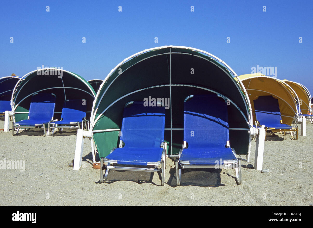 La Grecia, fondling, principale luogo coccole, Psalidi, spiaggia 'Akrotiri Louros', giacente, protezione solare, Foto Stock