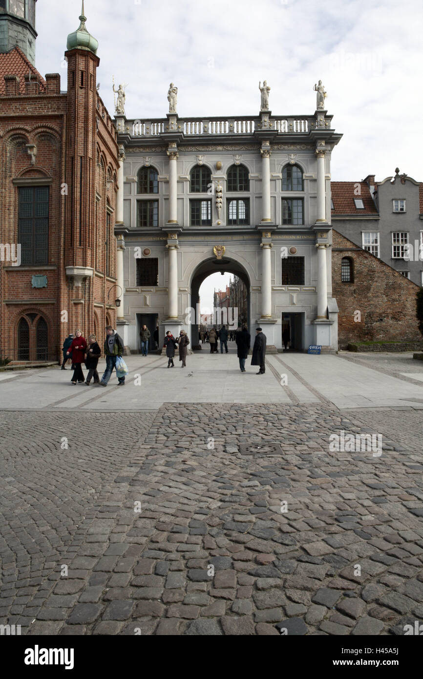 La Polonia, Gdansk, golden goal, turistico, Gdansk, città, King's Way, spazio comune obiettivo, architettura, stile architettonico, in fiammingo, in italiano, struttura, sculture, icona, luogo di interesse, turismo, persona, cielo, cloudies, Foto Stock