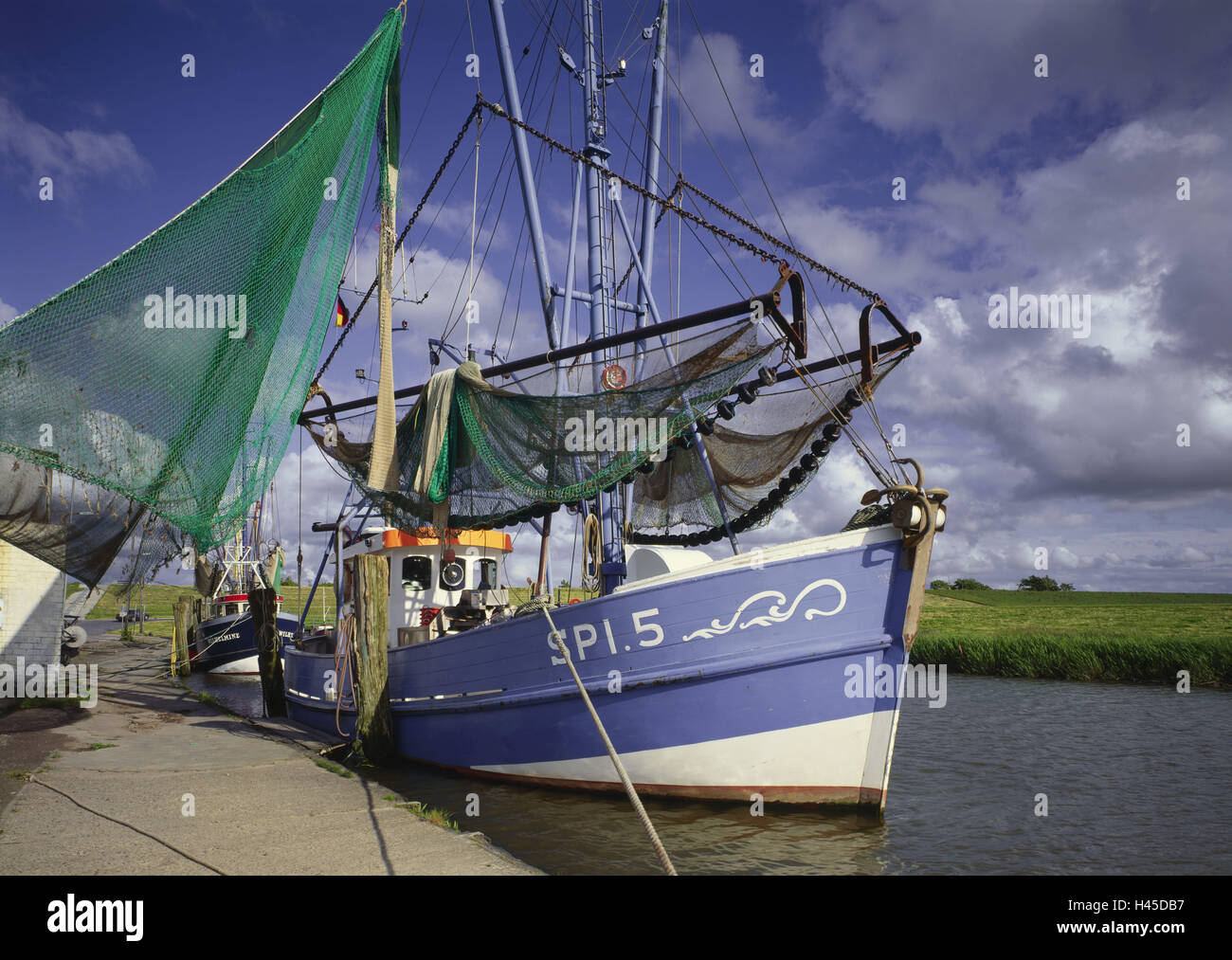 Germania, Bassa Sassonia, paese Wursten, nord di legno, Spieka-nuovo campo, porto, pesca taglierina, Germania settentrionale, Luogo, porto posto, porto di pesca, pesca, pesca, stivali, navi, taglierine, barche da pesca reti da pesca, acqua, esterno, deserte, Foto Stock