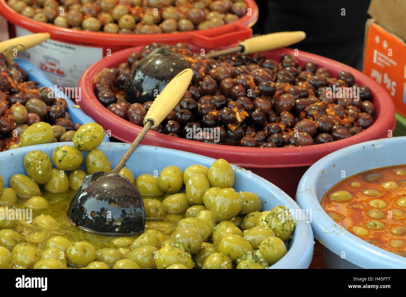 Spagna Isole Canarie, grano isola canaria, Teror, pedina mercato, stallo del mercato, vendite, olive, marinaded, dettaglio Foto Stock