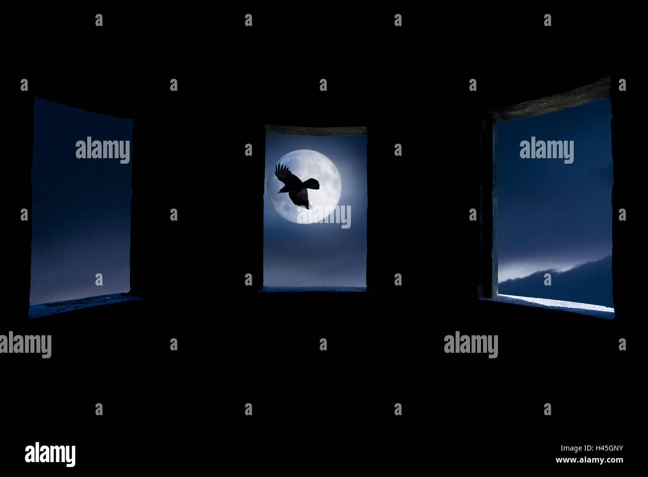 Tower windows, raven, cielo, volare, luna piena, silhouette, [M], Foto Stock