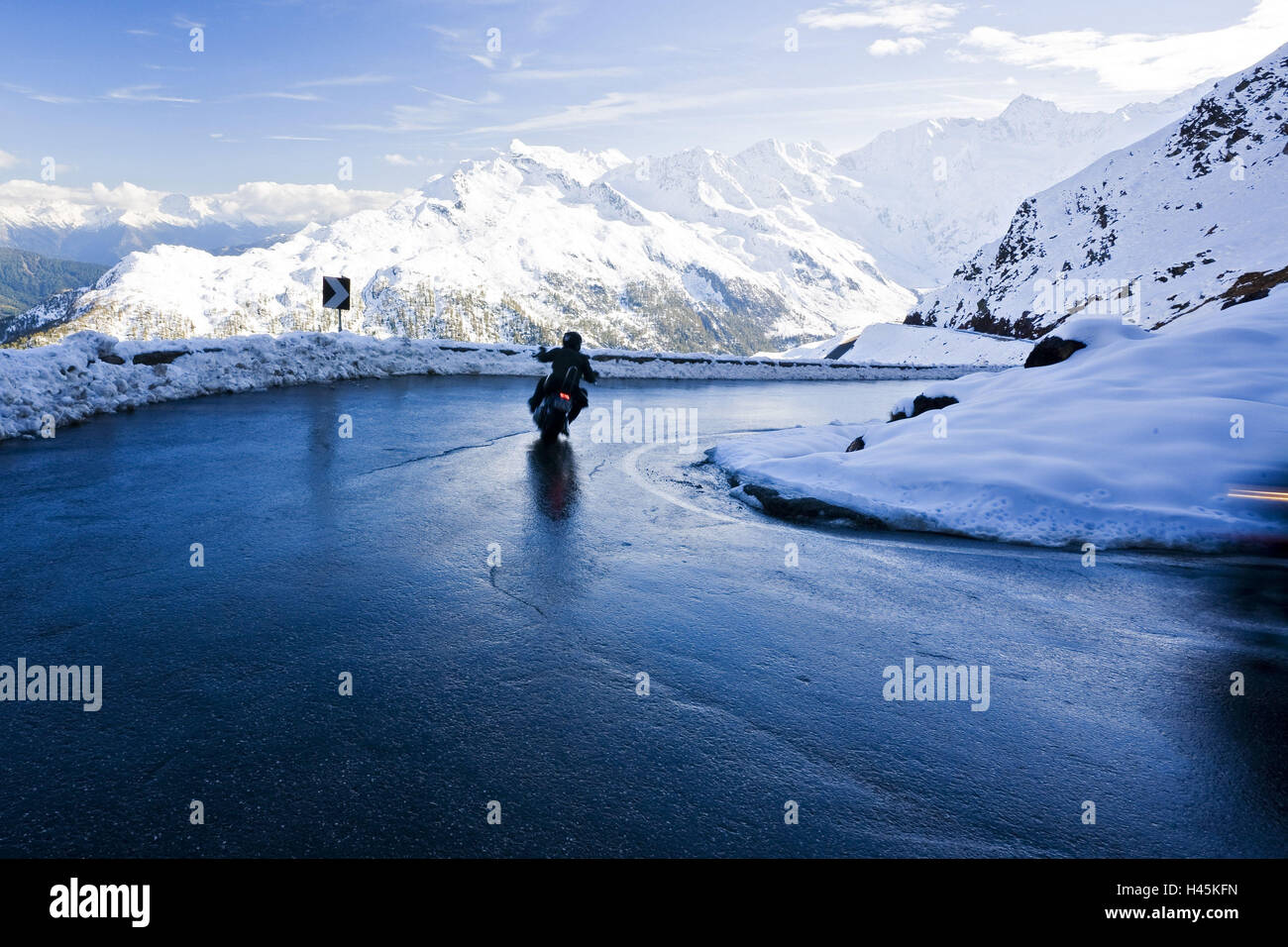 L'Italia, Alto Adige, Passo Rombo, gruppo di Tessa, strada a serpentina, curva, motociclo, Foto Stock