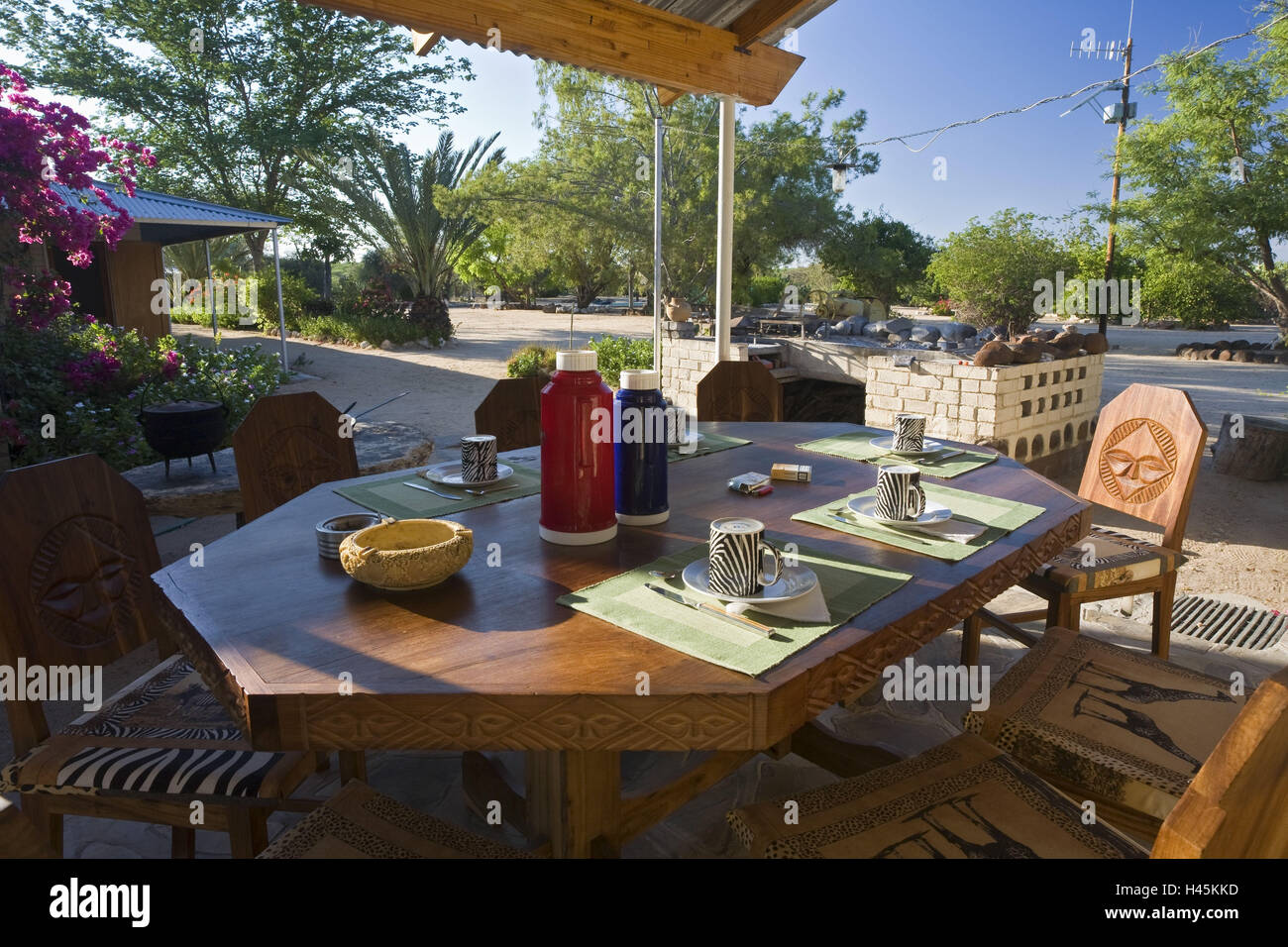 Africa, Namibia, Omaruru, agriturismo, veranda, tavolo per la colazione, Foto Stock